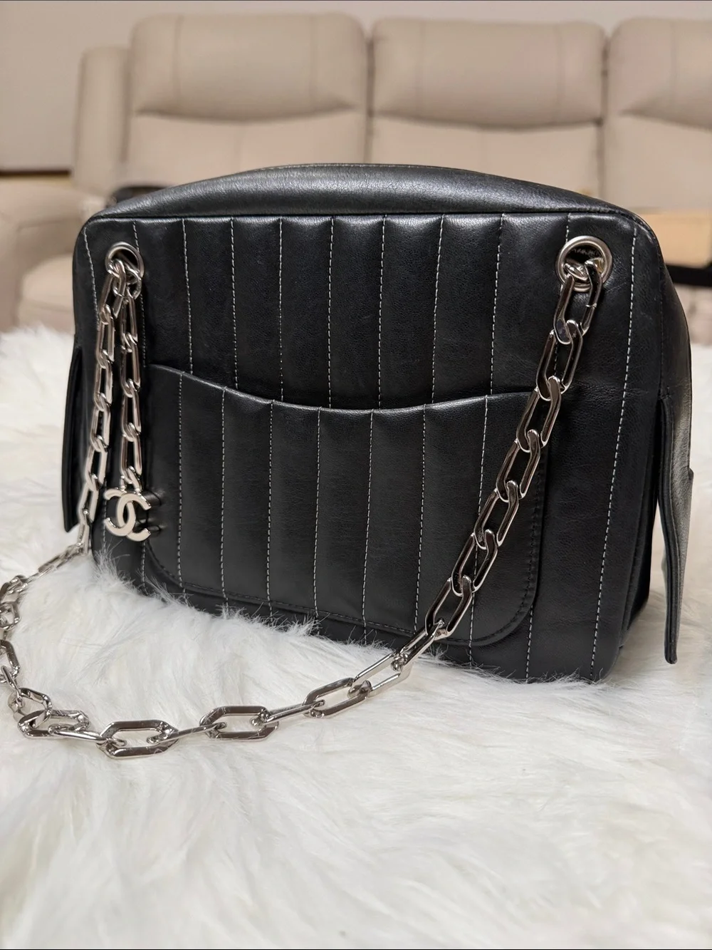 💯Authentic Chanel Black Leather Camera Shoulder Bag Silver CC Chain Charm🍀